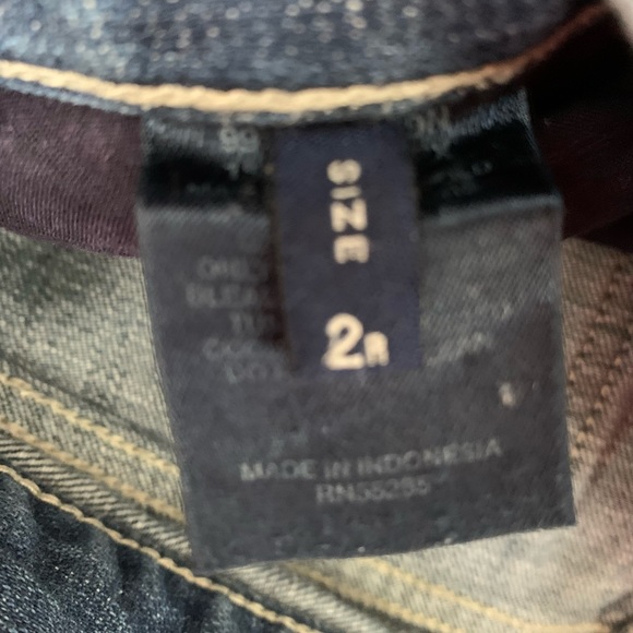 Express Sz 2R Straight leg denim jean in neutral blue and EUC - Picture 4 of 4